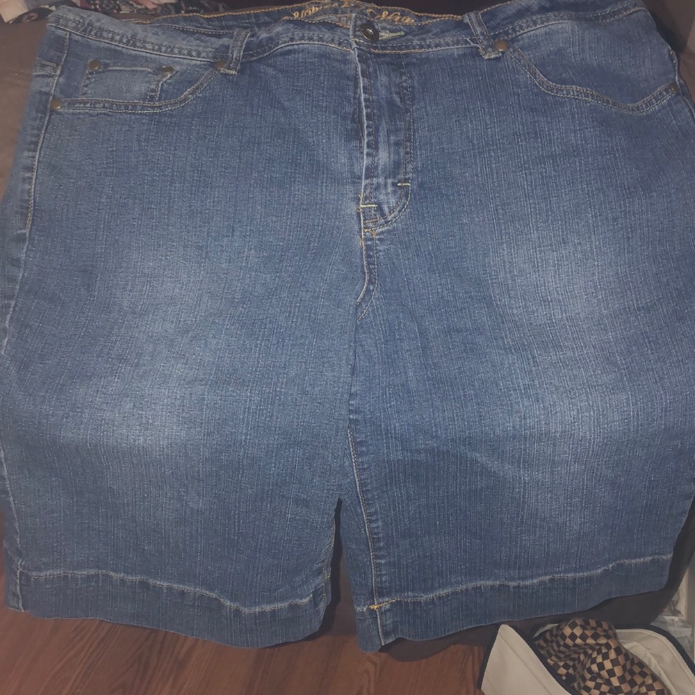 Plus Size Jean Shorts Monroe and Main SZ 18W